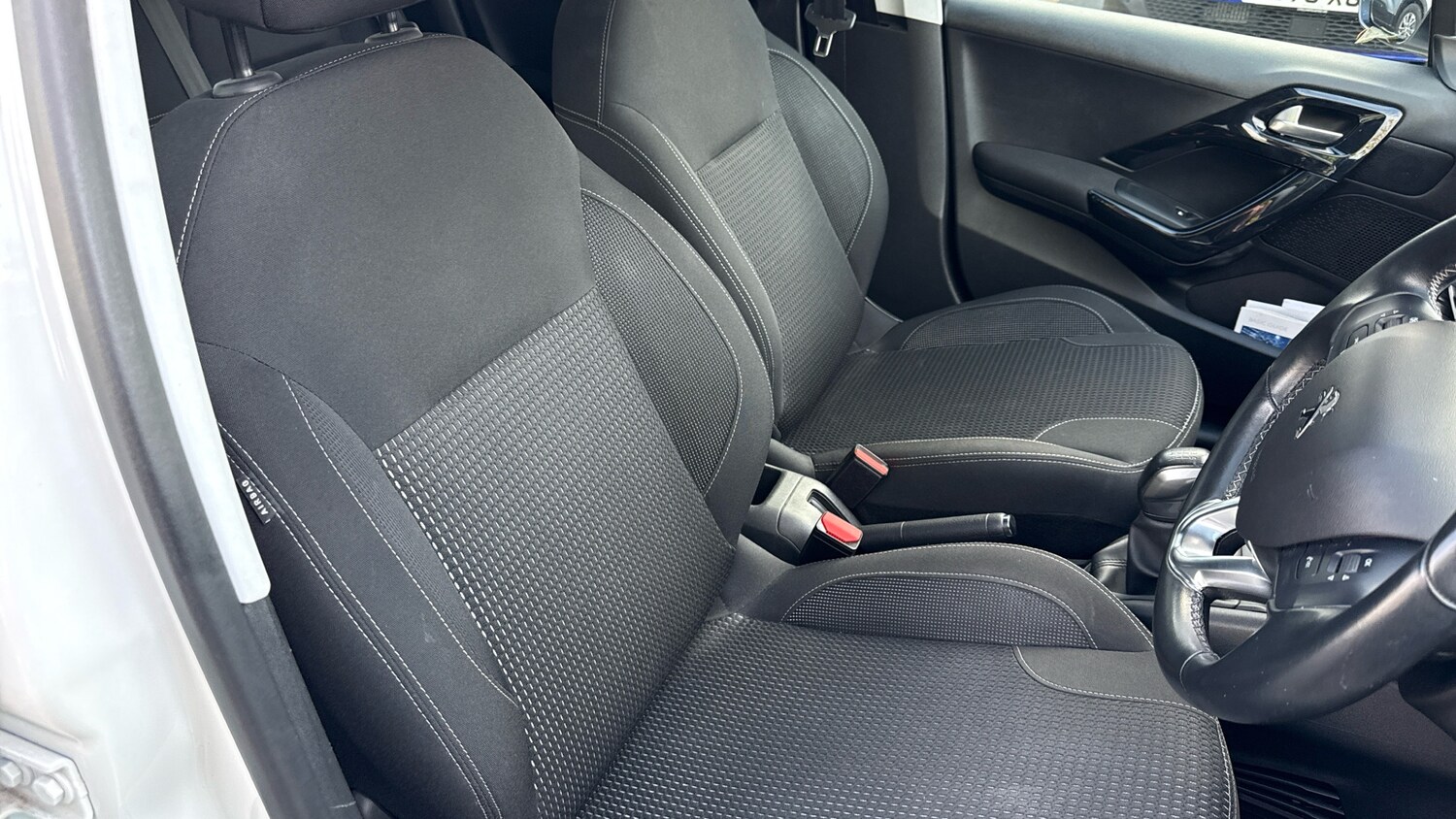 Used Peugeot 208 2019 for sale - 75966340: Photo 42