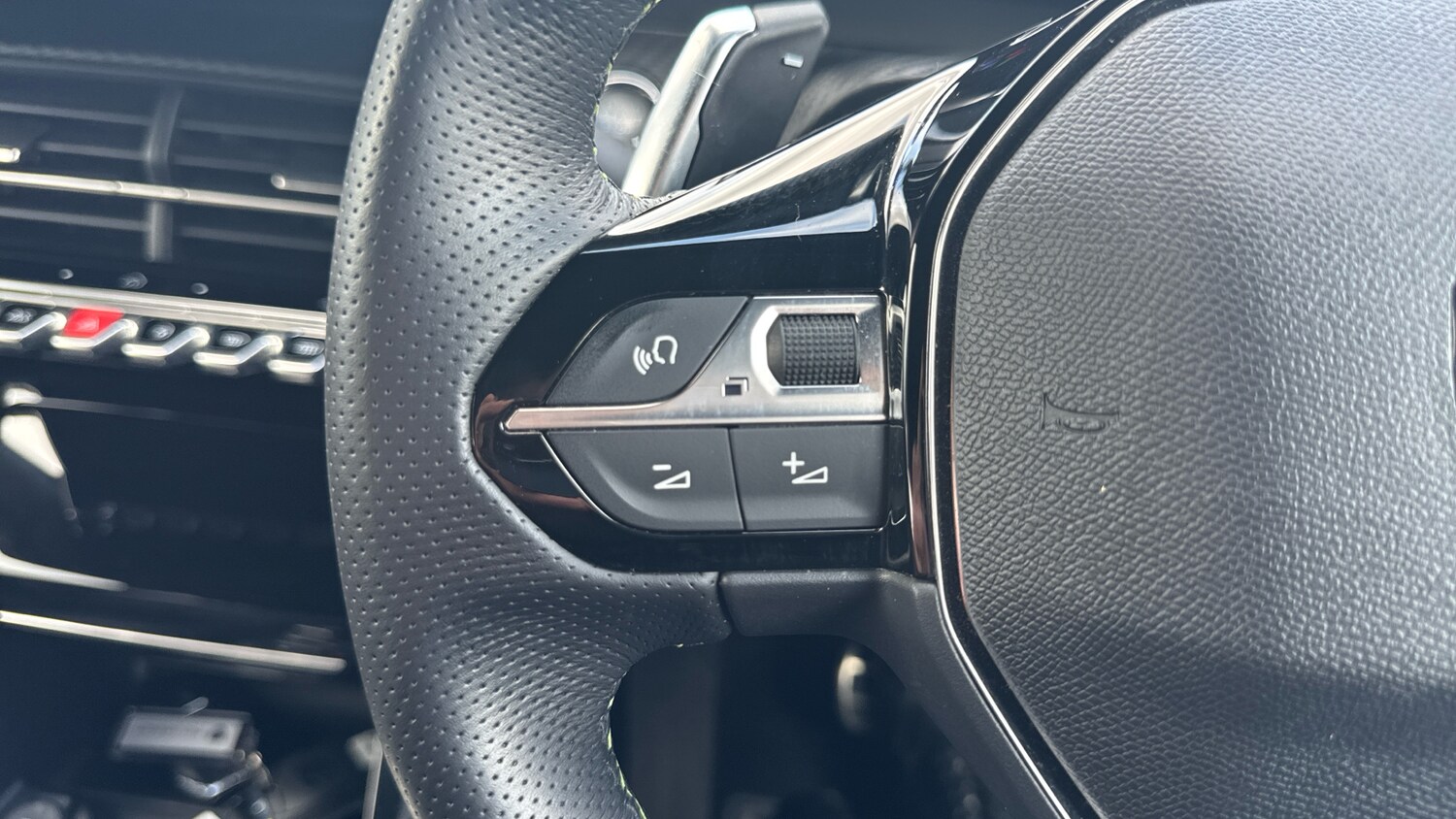 Used Peugeot 2008 2024 for sale - 76043885: Photo 23