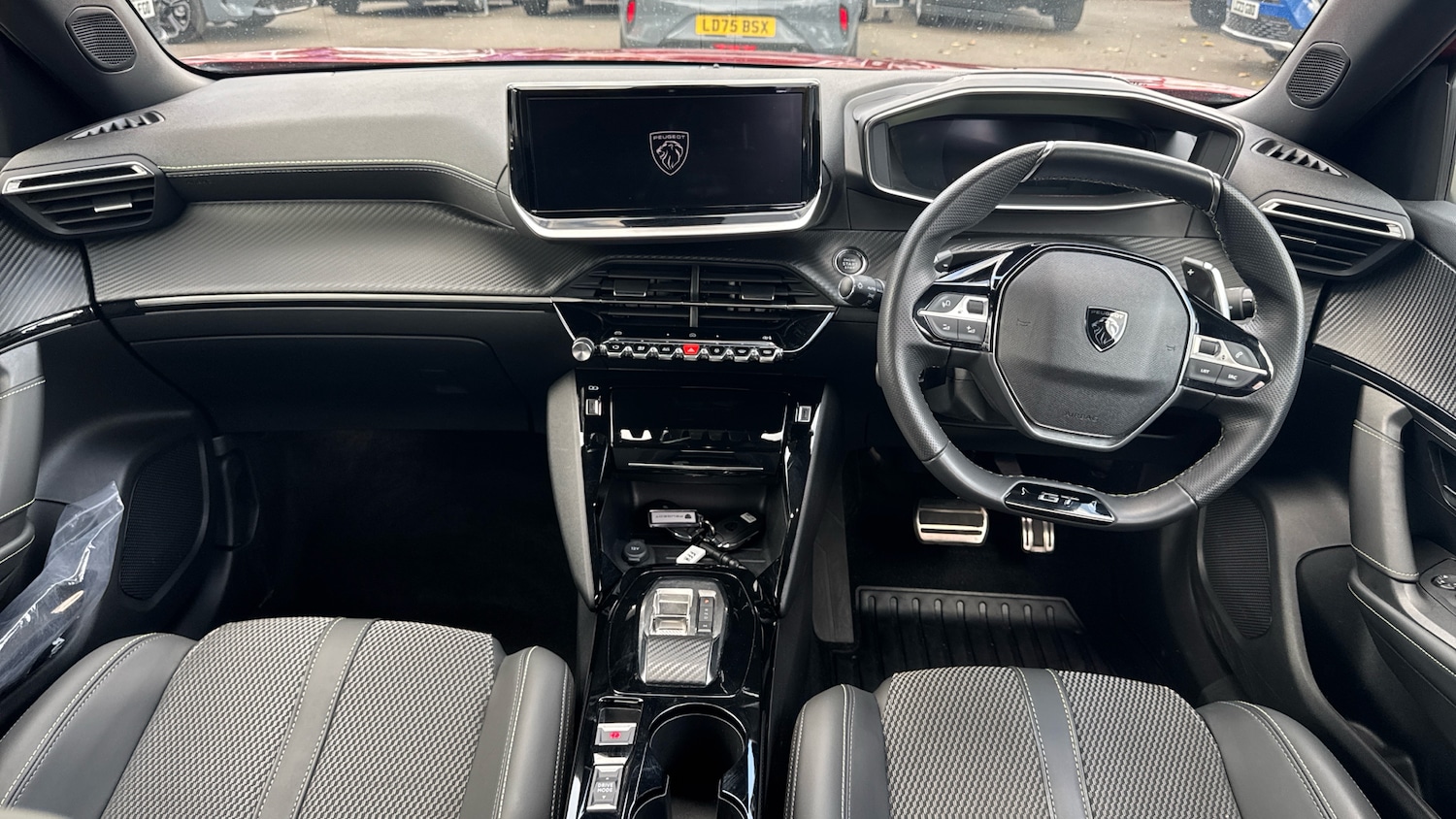 Used Peugeot 2008 2024 for sale - 76043885: Photo 4