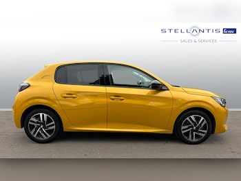 Used Peugeot 208 2023 for sale - 76228686: Photo 2