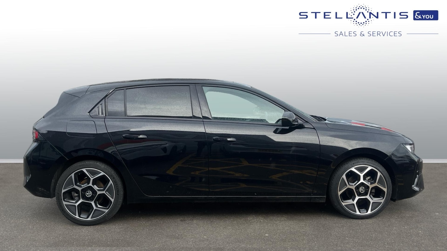 Used Vauxhall Astra 2024 for sale - 77551300: Photo 2