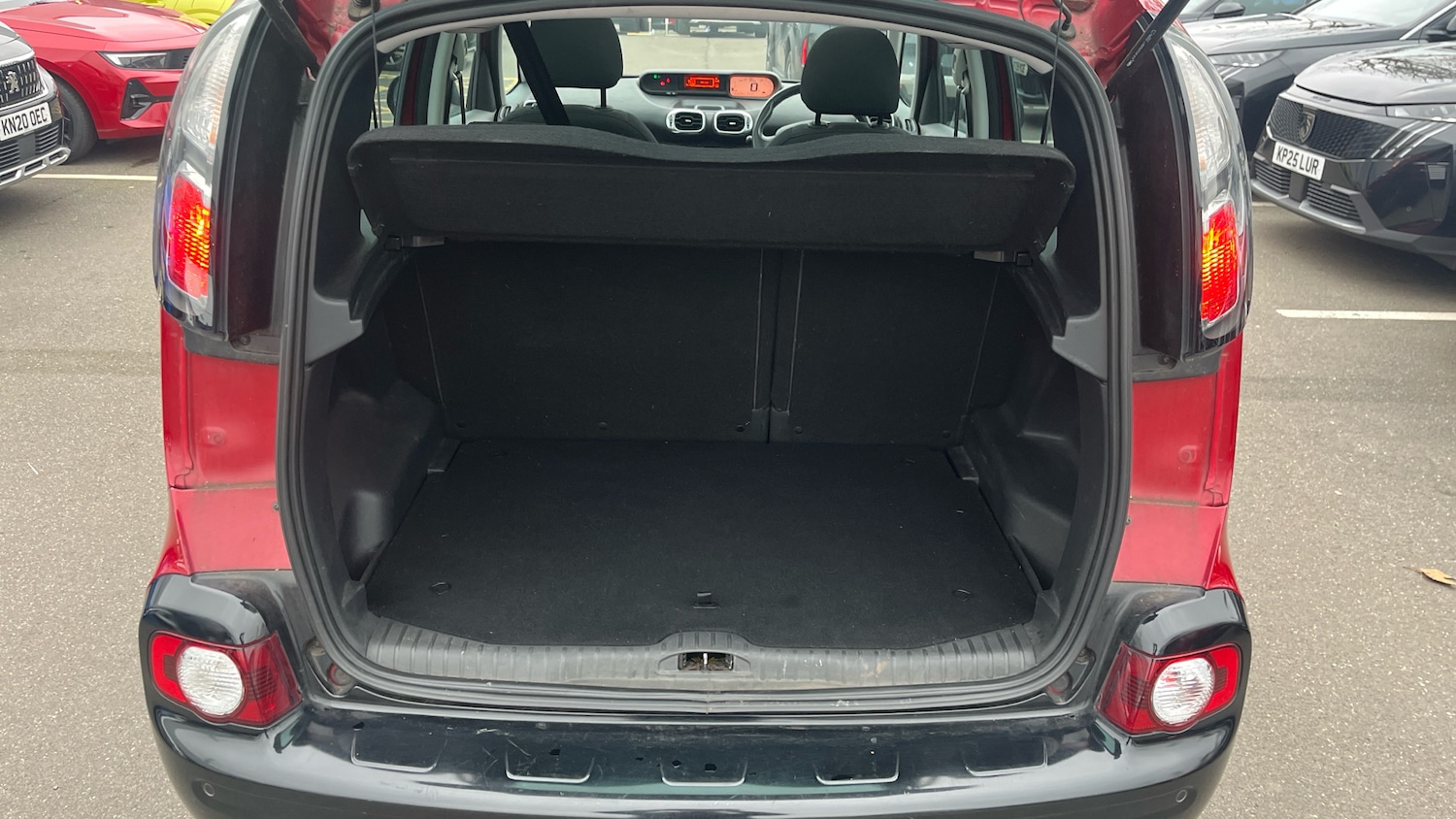 Used Citroen C3 Picasso 2017 for sale - 76772555: Photo 20