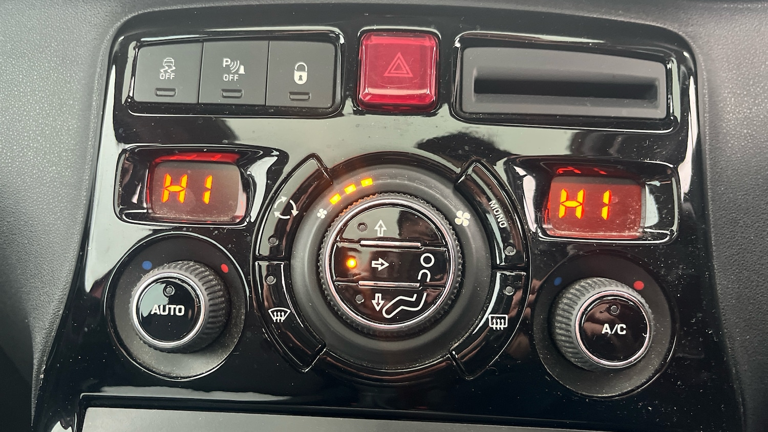 Used Citroen C3 Picasso 2017 for sale - 76772555: Photo 33