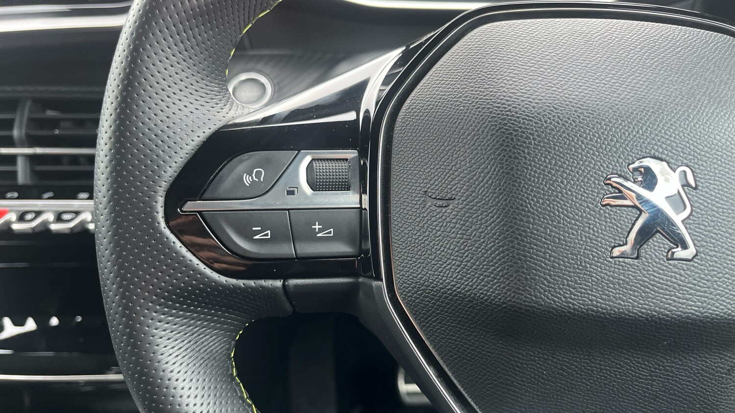 Used Peugeot 208 2023 for sale - 76927426: Photo 23