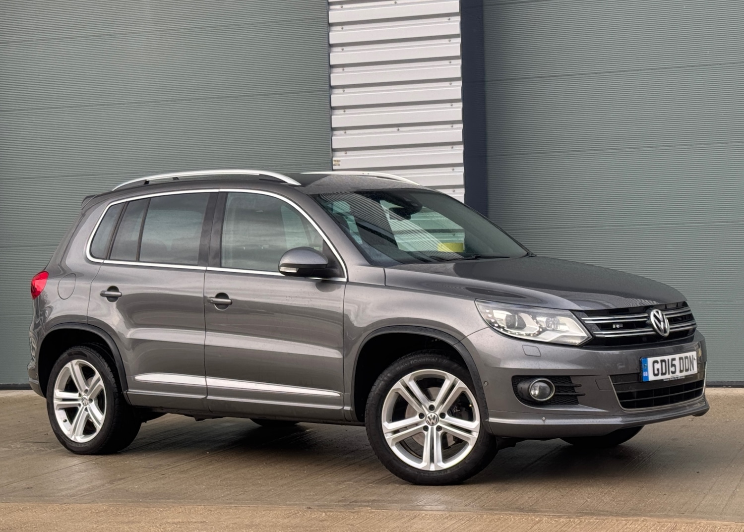 Used Volkswagen Tiguan 2015 for sale - 76859573: Photo 1