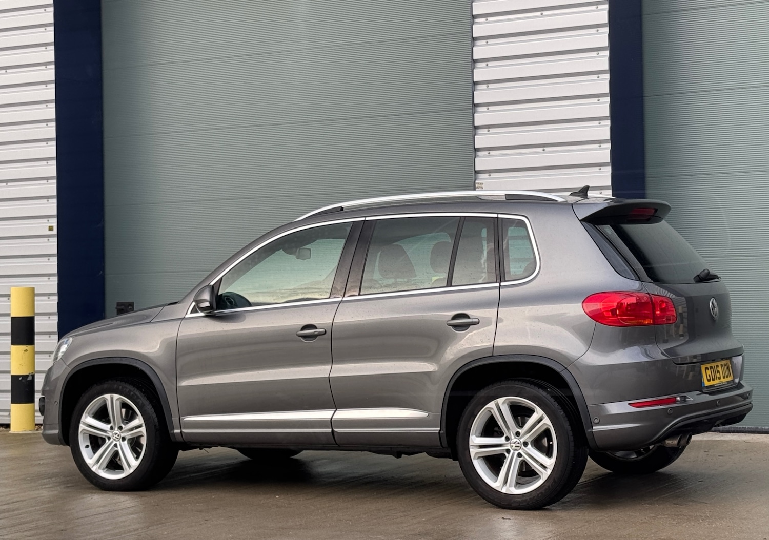 Used Volkswagen Tiguan 2015 for sale - 76859573: Photo 8