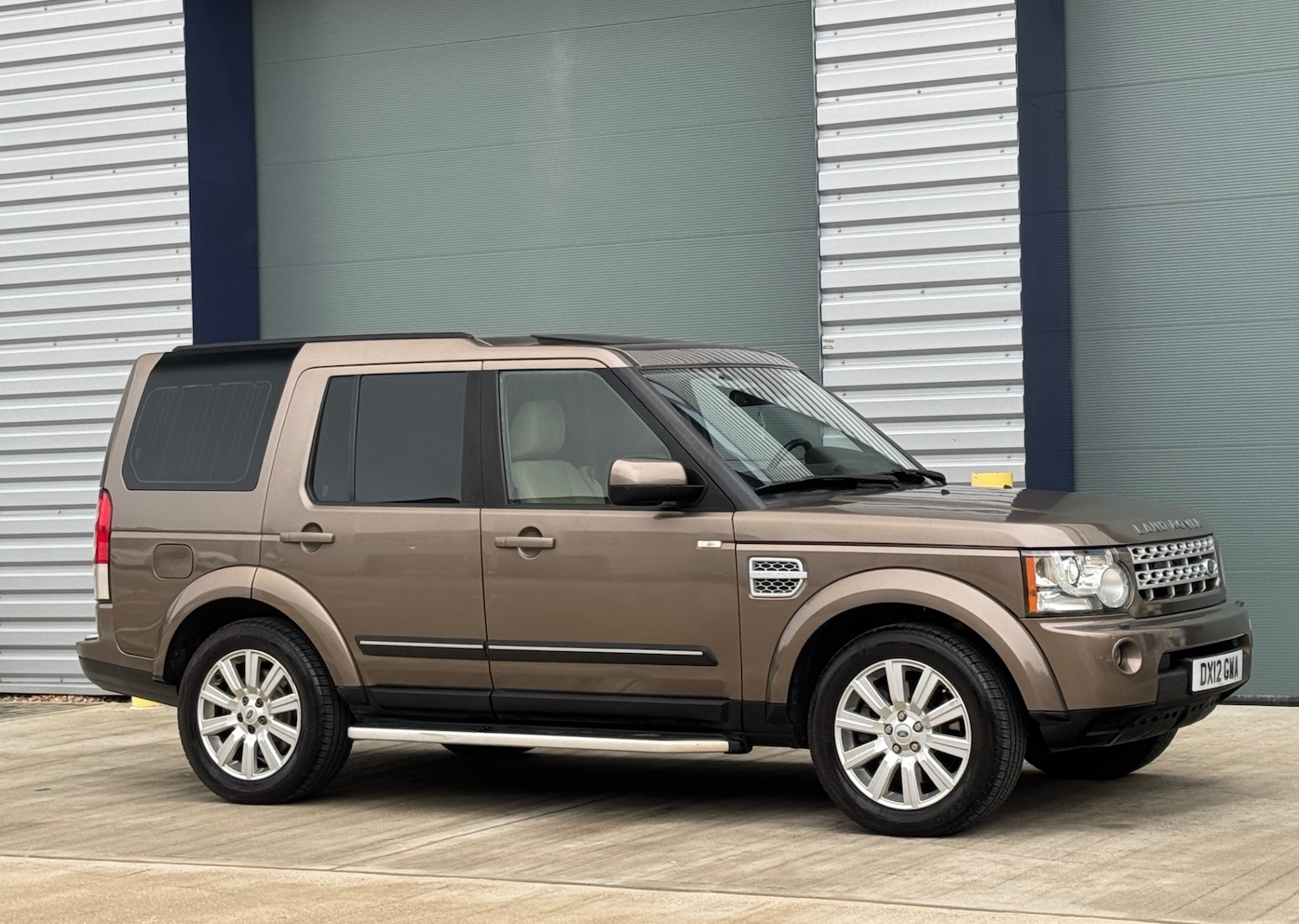 Used Land Rover Discovery 2025 for sale - 77379513: Photo 2