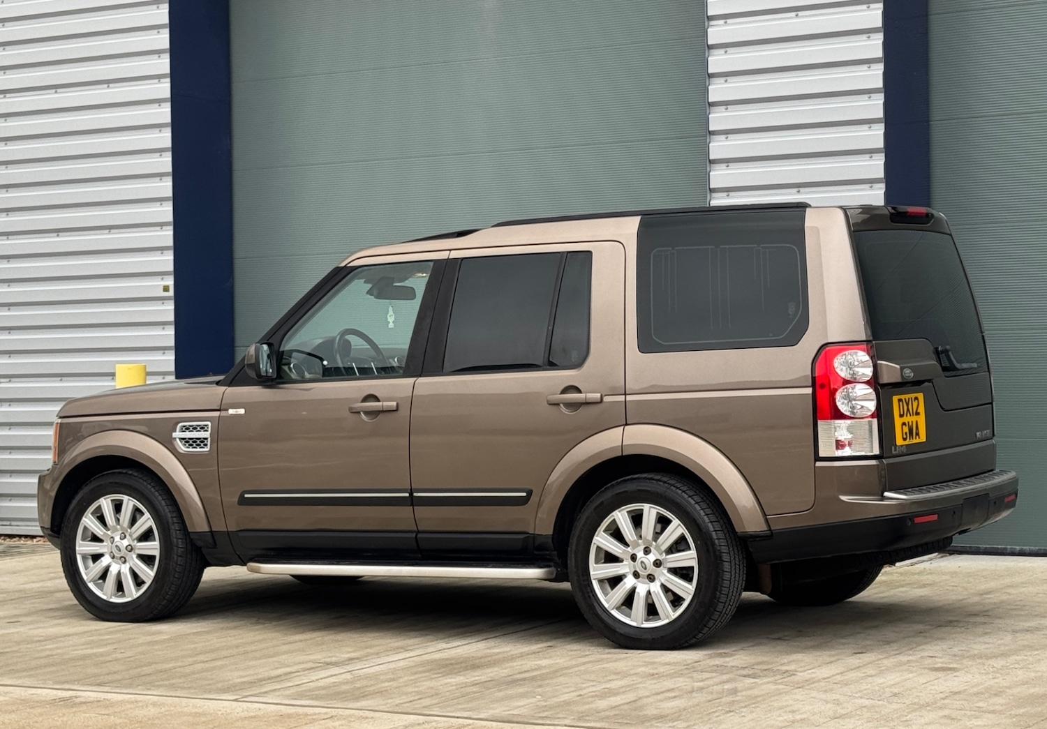 Used Land Rover Discovery 2025 for sale - 77379513: Photo 9