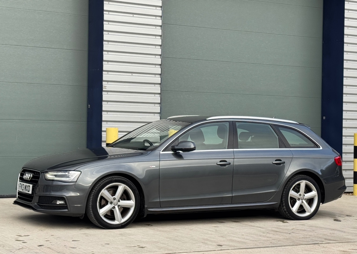 Used Audi A4 2013 for sale - 76987070: Photo 7