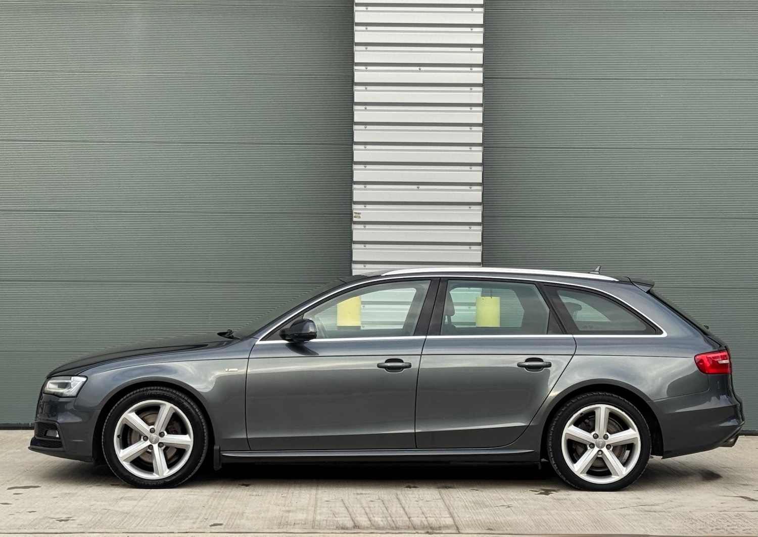 Used Audi A4 2013 for sale - 76987070: Photo 9