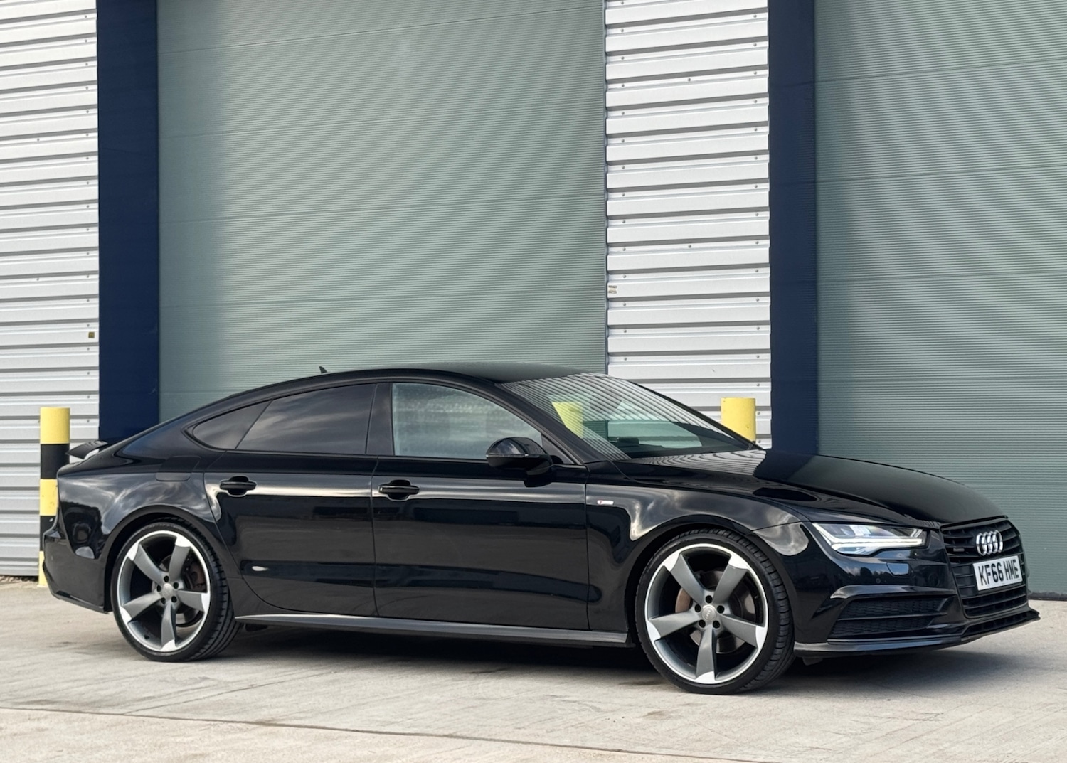 Used Audi A7 2016 for sale - 76931874: Photo 2