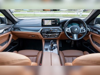 Used BMW 5 Series 2023 for sale - 77233108: Photo