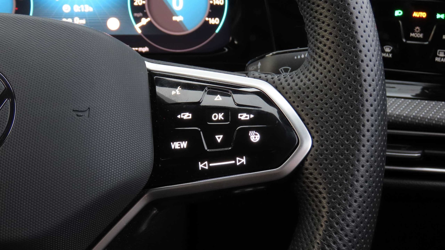 Used Volkswagen Golf 2024 for sale - 76401318: Photo 30