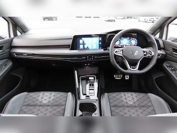 Used Volkswagen Golf 2024 for sale - 76401318: Photo