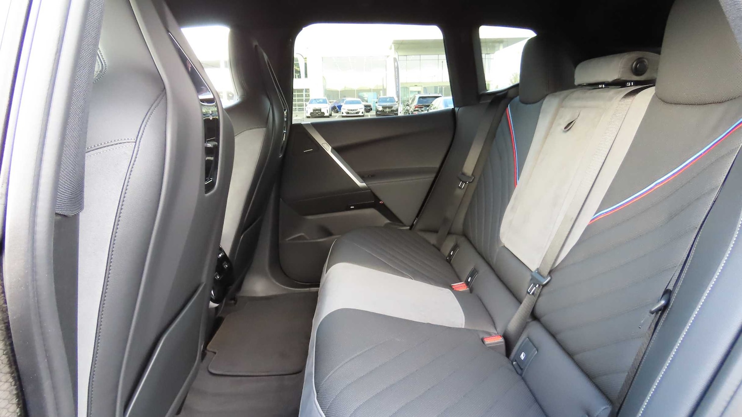 Used BMW iX 2025 for sale - 76564455: Photo 12