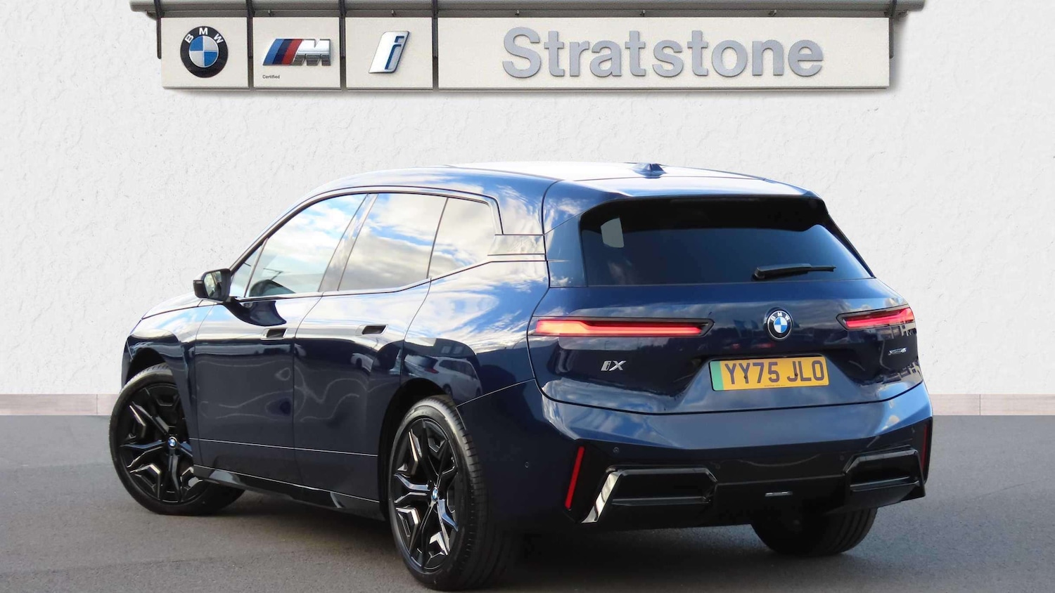 Used BMW iX 2025 for sale - 76564455: Photo 2