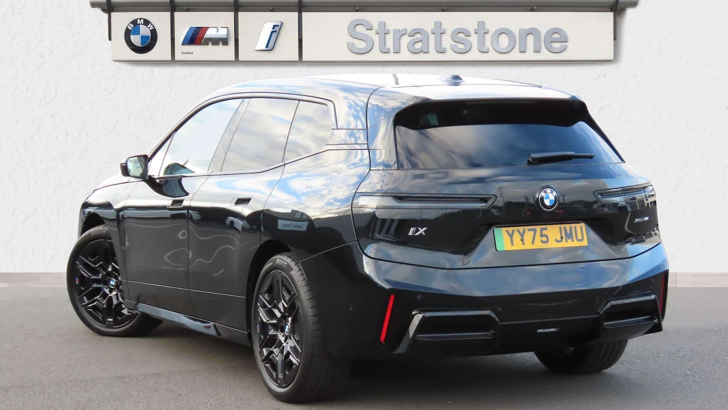 Used BMW iX 2025 for sale - 76564366: Photo 2