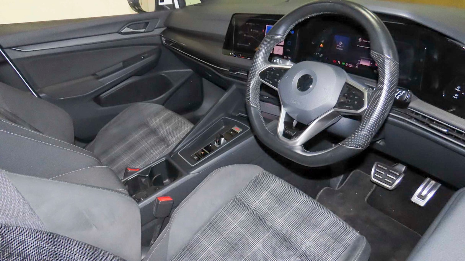 Used Volkswagen Golf 2021 for sale - 77000222: Photo 33