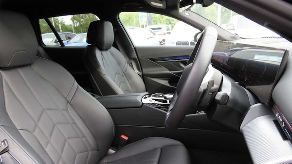Used BMW 5 Series 2025 for sale - 75555371: Photo 11