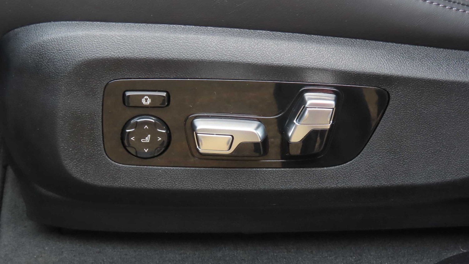 Used BMW x6 M 2025 for sale - 76842869: Photo 34