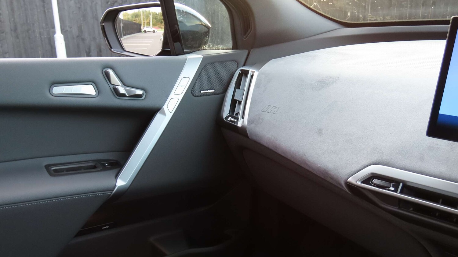 Used BMW iX 2025 for sale - 77219550: Photo 31