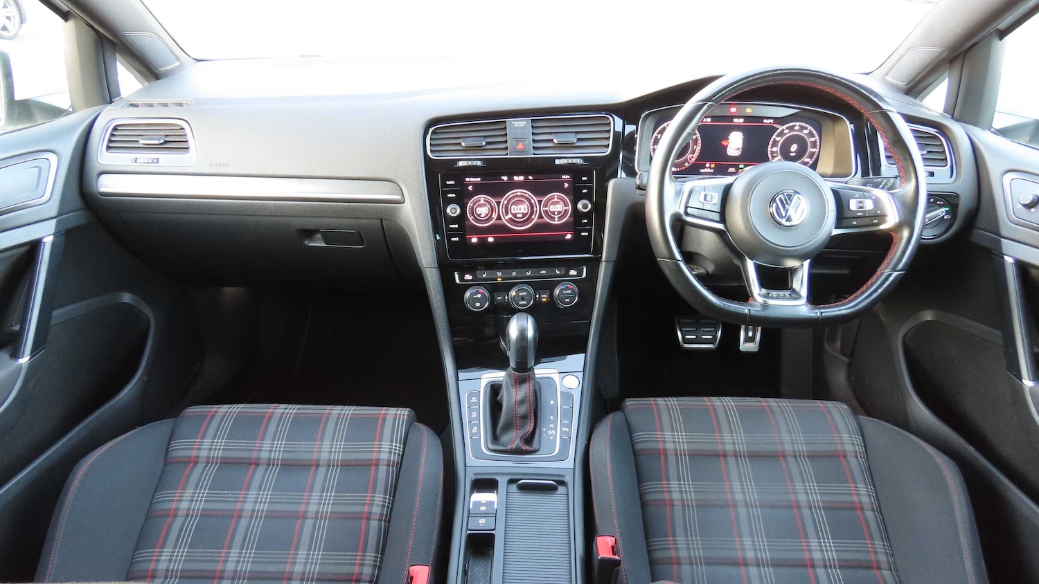 Used Volkswagen Golf 2020 for sale - 76075465: Photo 4