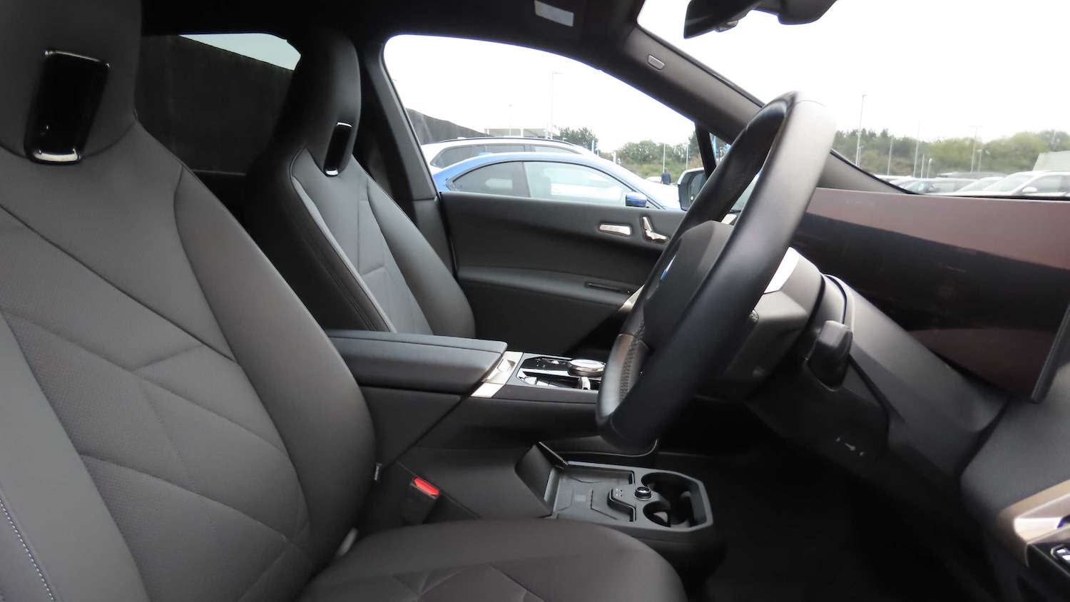 Used BMW iX 2025 for sale - 76447610: Photo 11