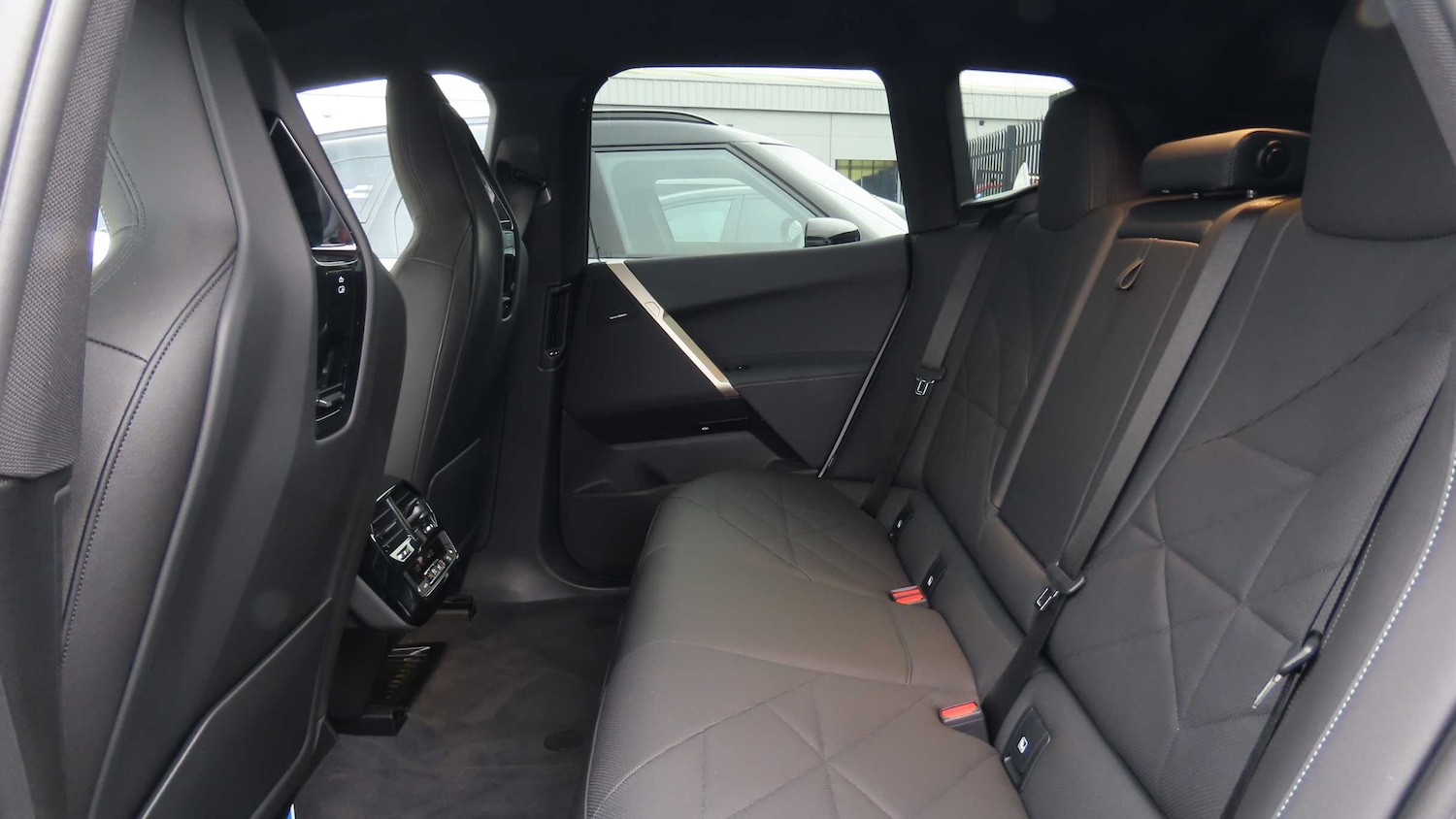 Used BMW iX 2025 for sale - 76447610: Photo 12