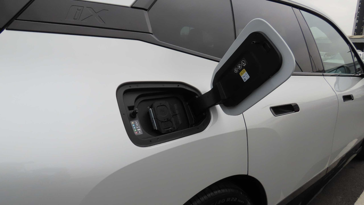 Used BMW iX 2025 for sale - 76447610: Photo 17