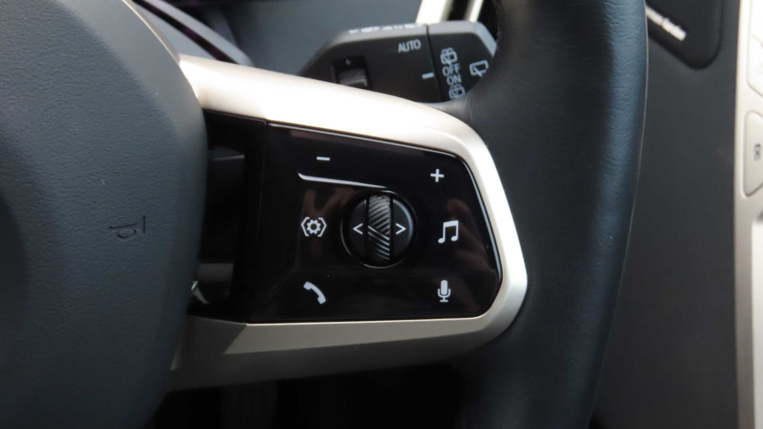 Used BMW iX 2025 for sale - 76447610: Photo 23