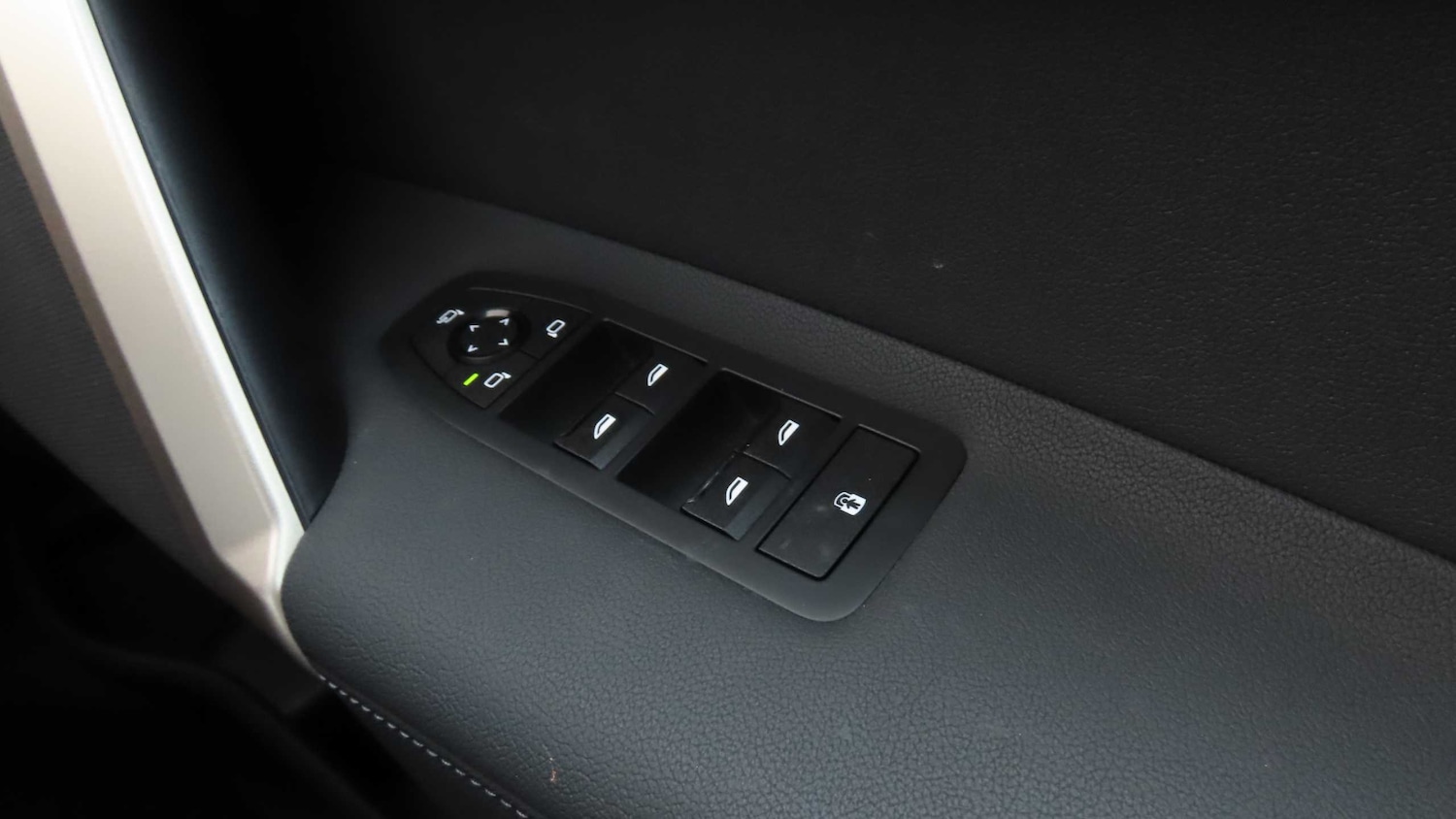 Used BMW iX 2025 for sale - 76447610: Photo 32