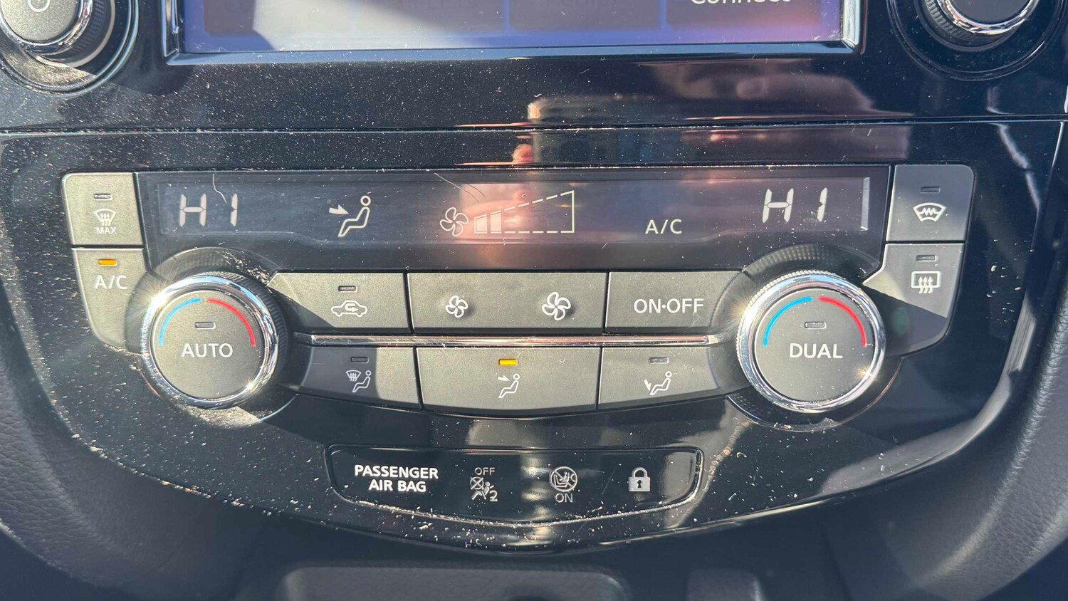 Used Nissan Qashqai for sale - 77860802: Photo 25