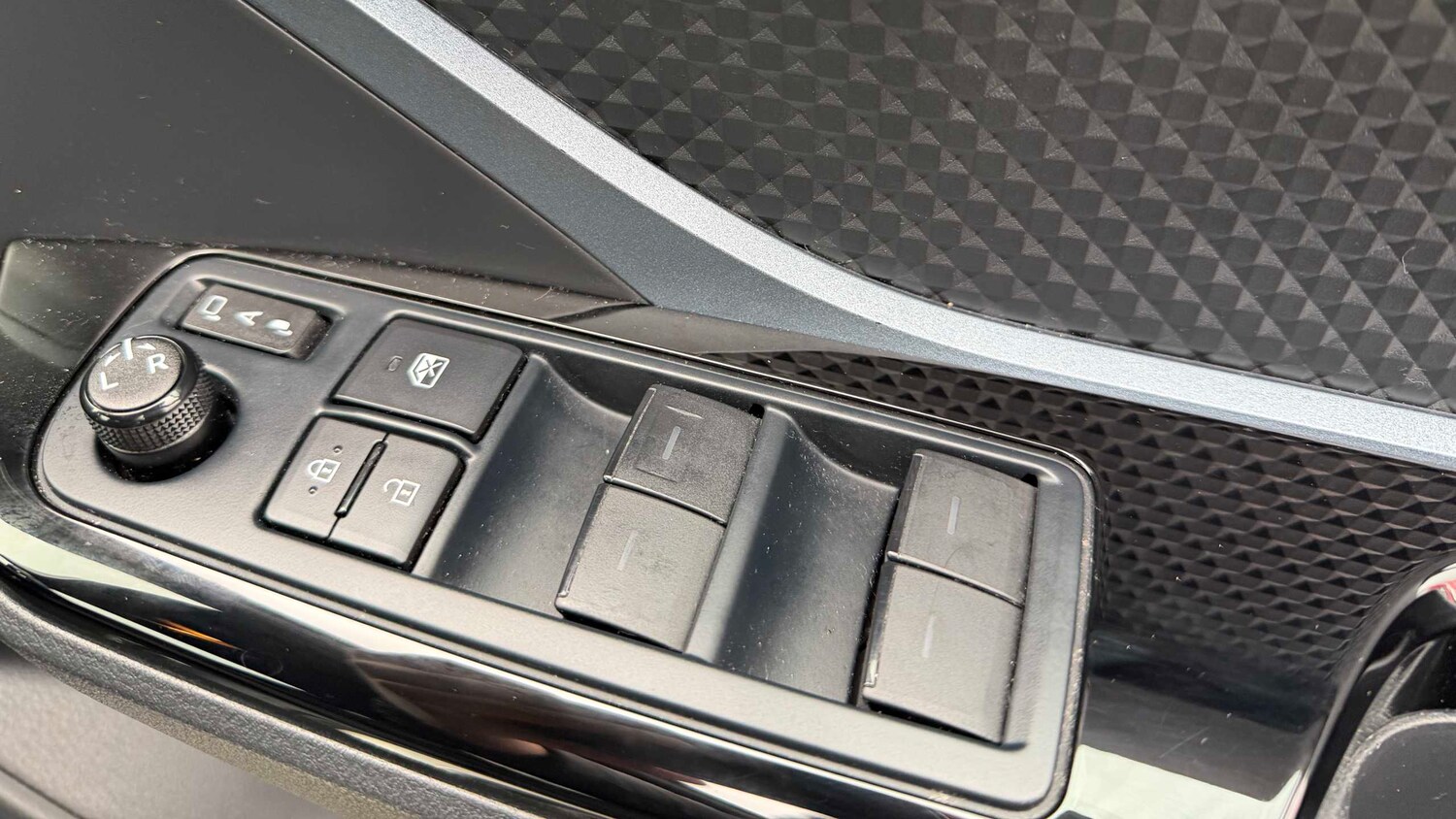 Used Toyota C-HR for sale - 77858988: Photo 15