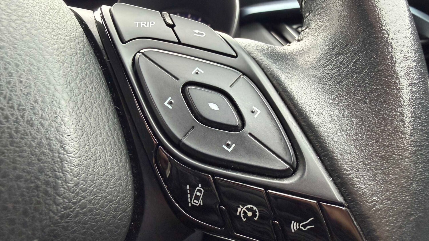 Used Toyota C-HR for sale - 77858988: Photo 29