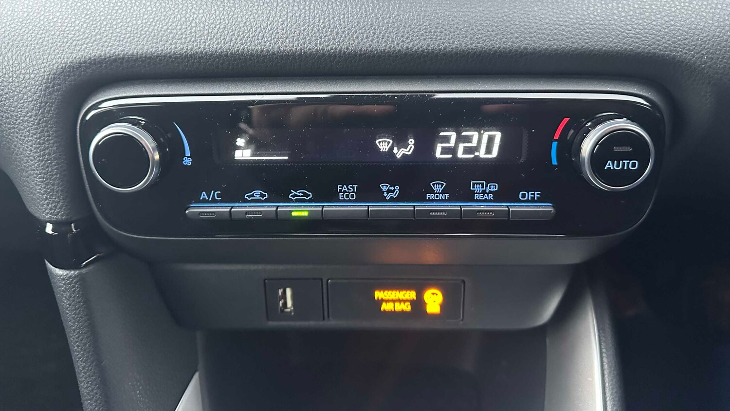 Used Toyota Yaris for sale - 77860007: Photo 17