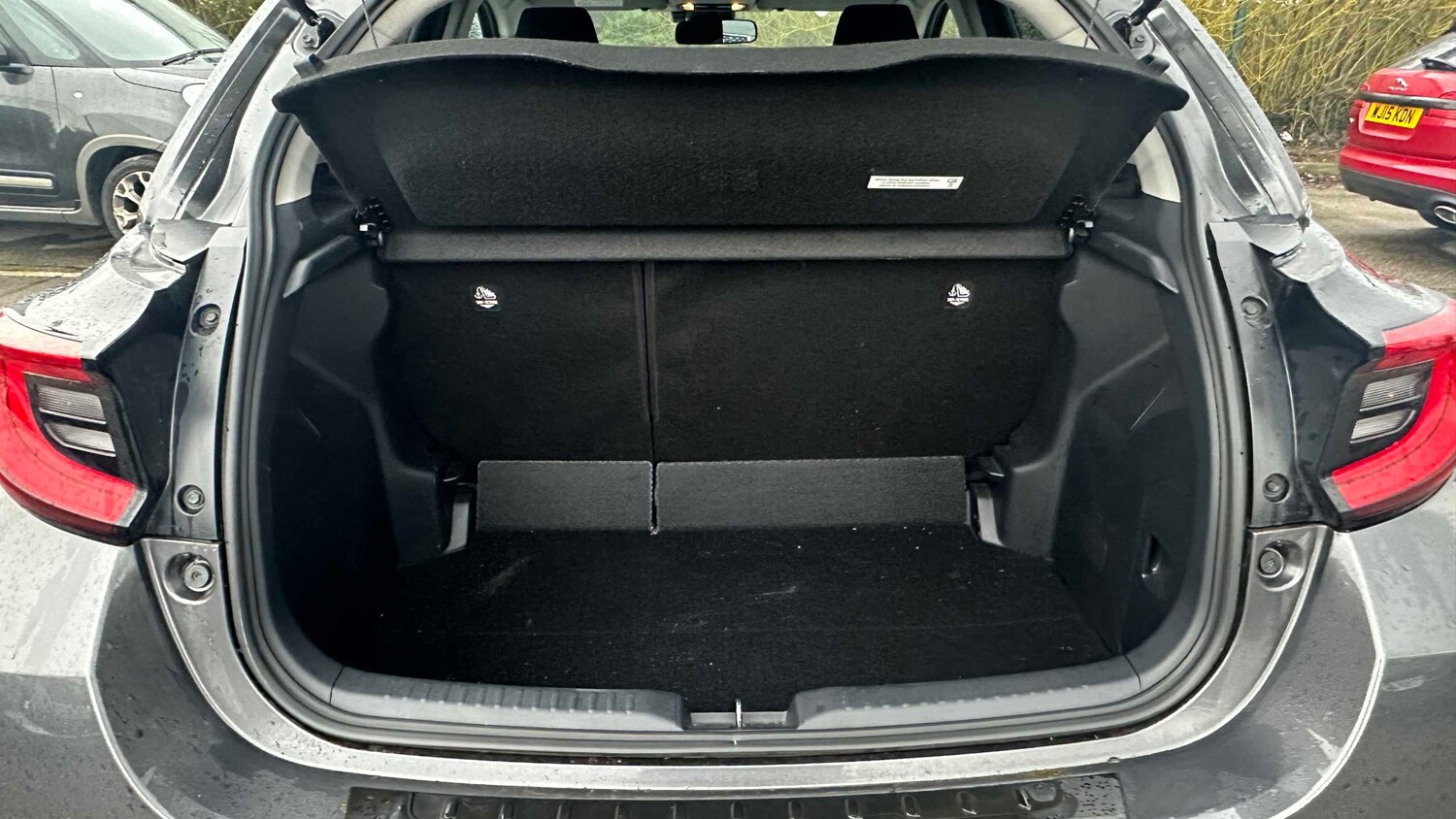 Used Toyota Yaris for sale - 77860007: Photo 9