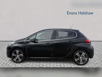 Used Peugeot 208 2017 for sale - 79745576: Photo