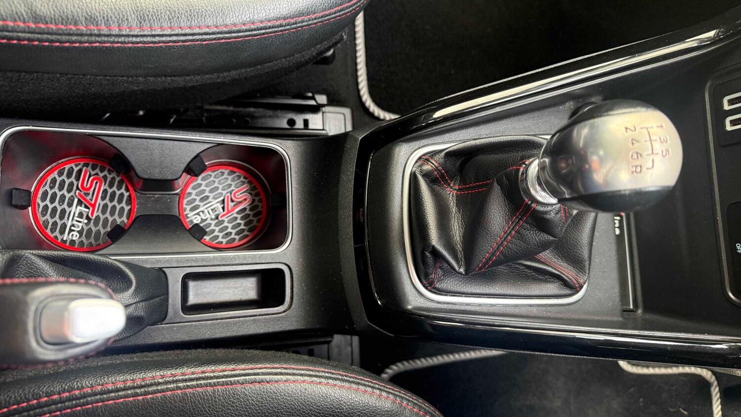 Used Ford Ecosport 2018 for sale - 77996088: Photo 19