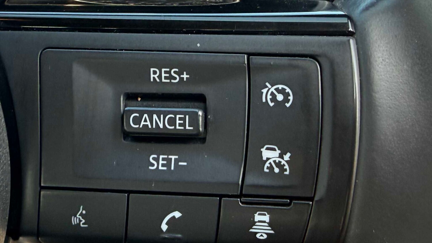 Used Nissan X-Trail for sale - 77857134: Photo 16