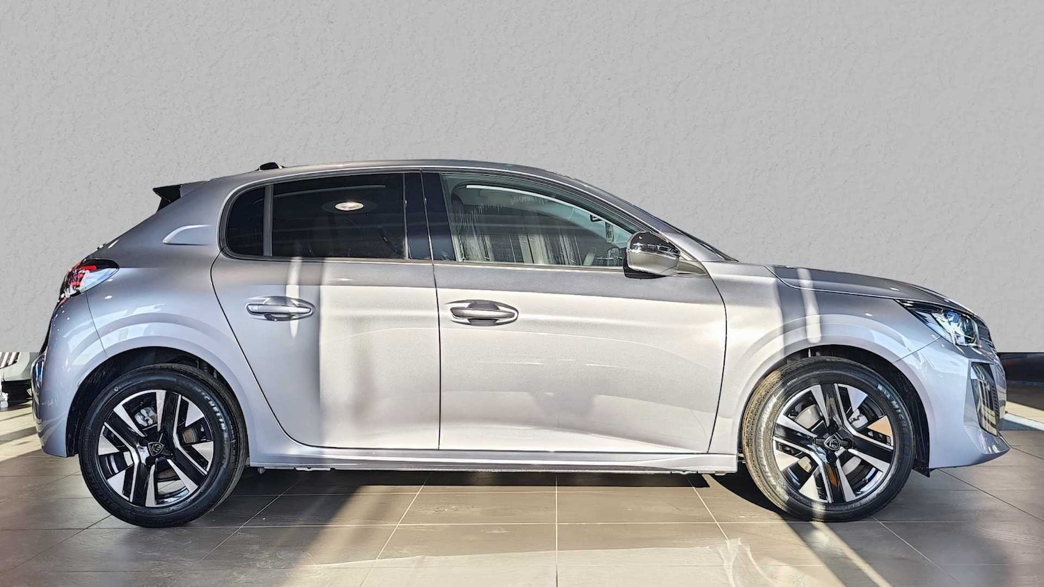 Used Peugeot 208 for sale - 77861775: Photo 2