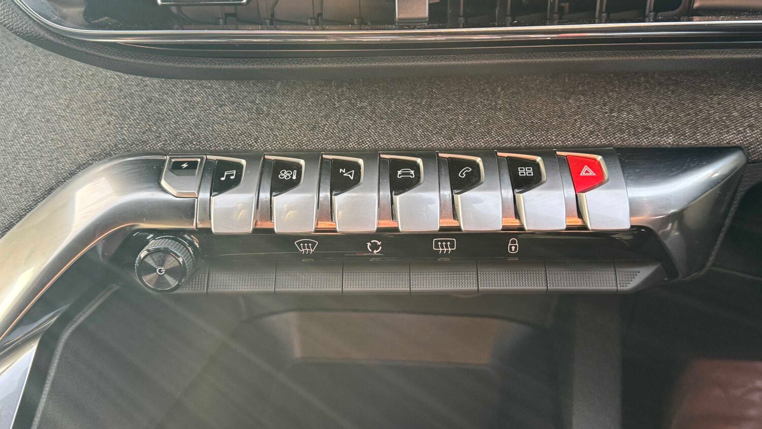 Used Peugeot 3008 for sale - 77860179: Photo 25