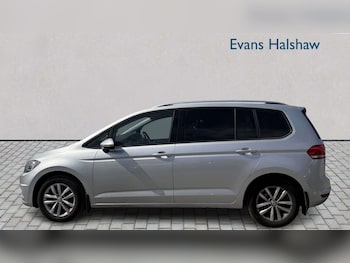 Used Volkswagen Touran 2018 for sale - 79415163: Photo