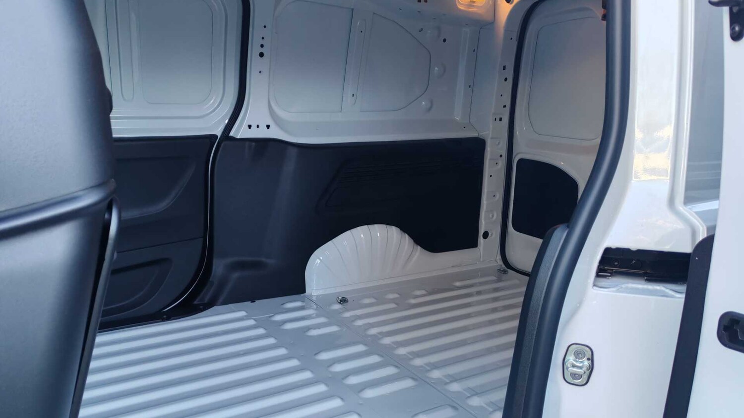 Used Peugeot Partner 2025 for sale - 77858404: Photo 11