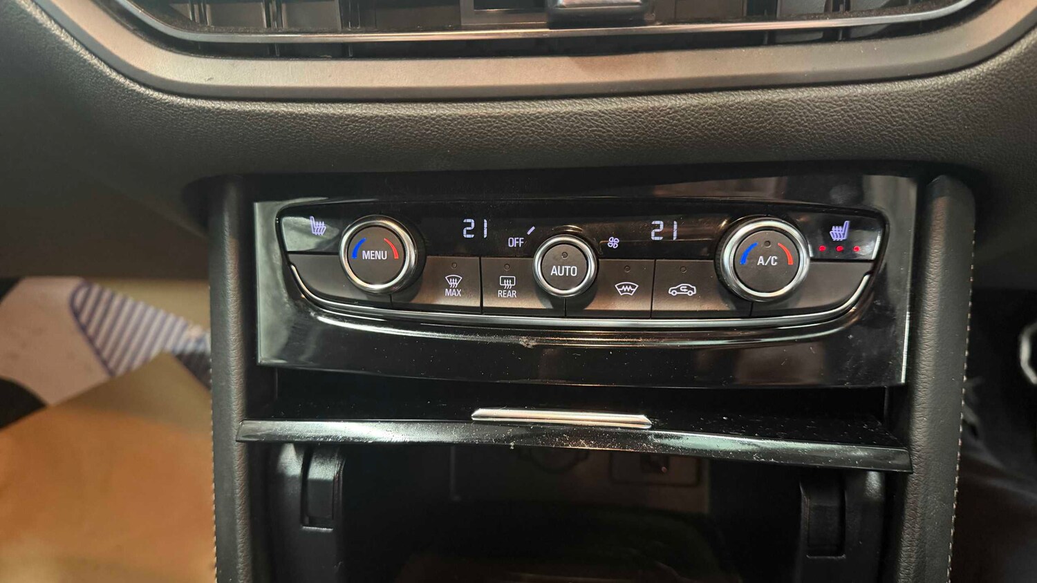 Used Vauxhall Grandland for sale - 77861497: Photo 17