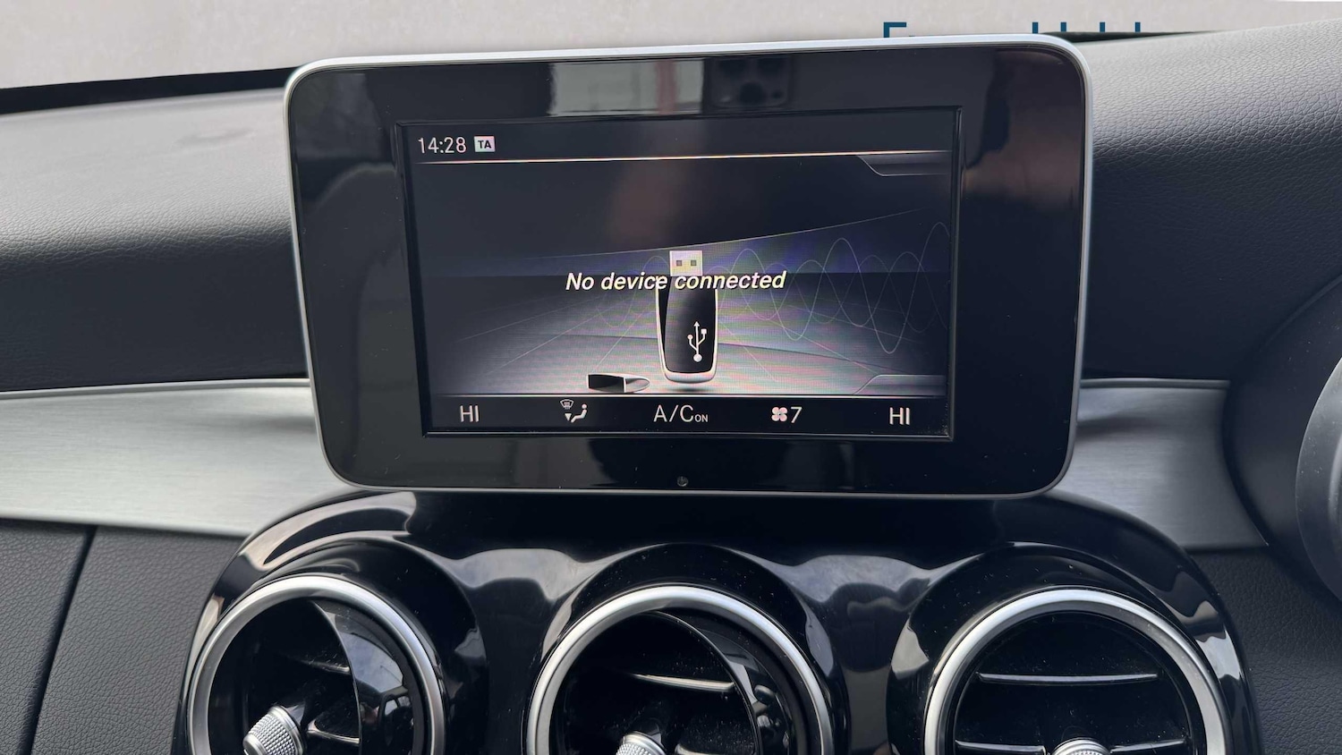 Used Mercedes-Benz C Class 2015 for sale - 77859497: Photo 26