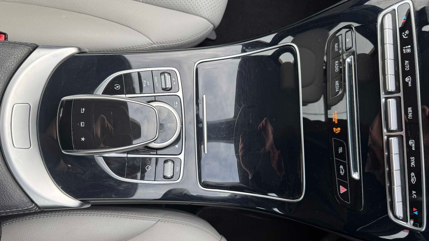 Used Mercedes-Benz C Class 2015 for sale - 77859497: Photo 32