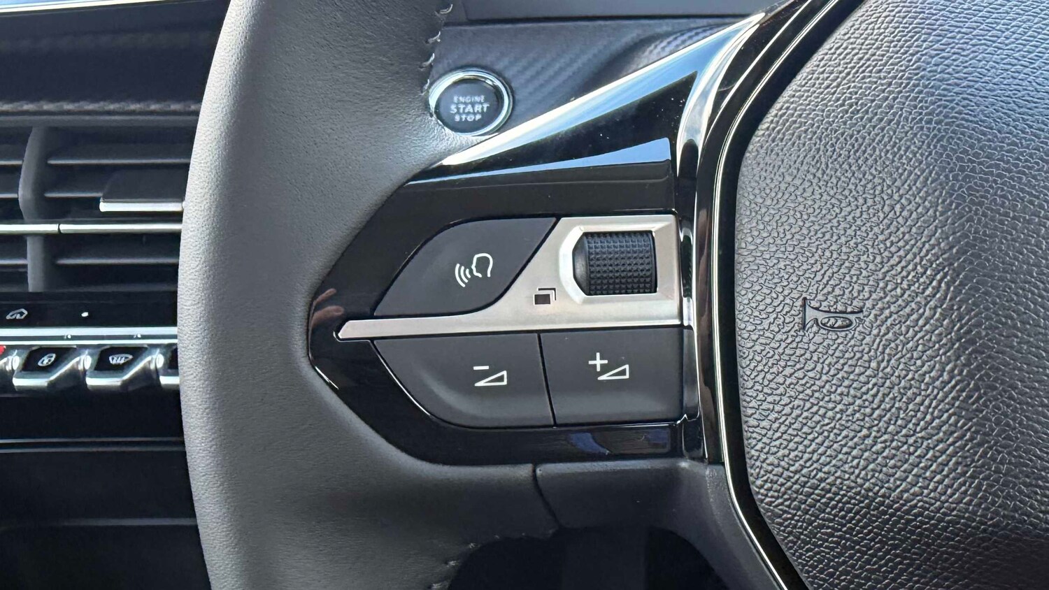 Used Peugeot 208 for sale - 77860925: Photo 15