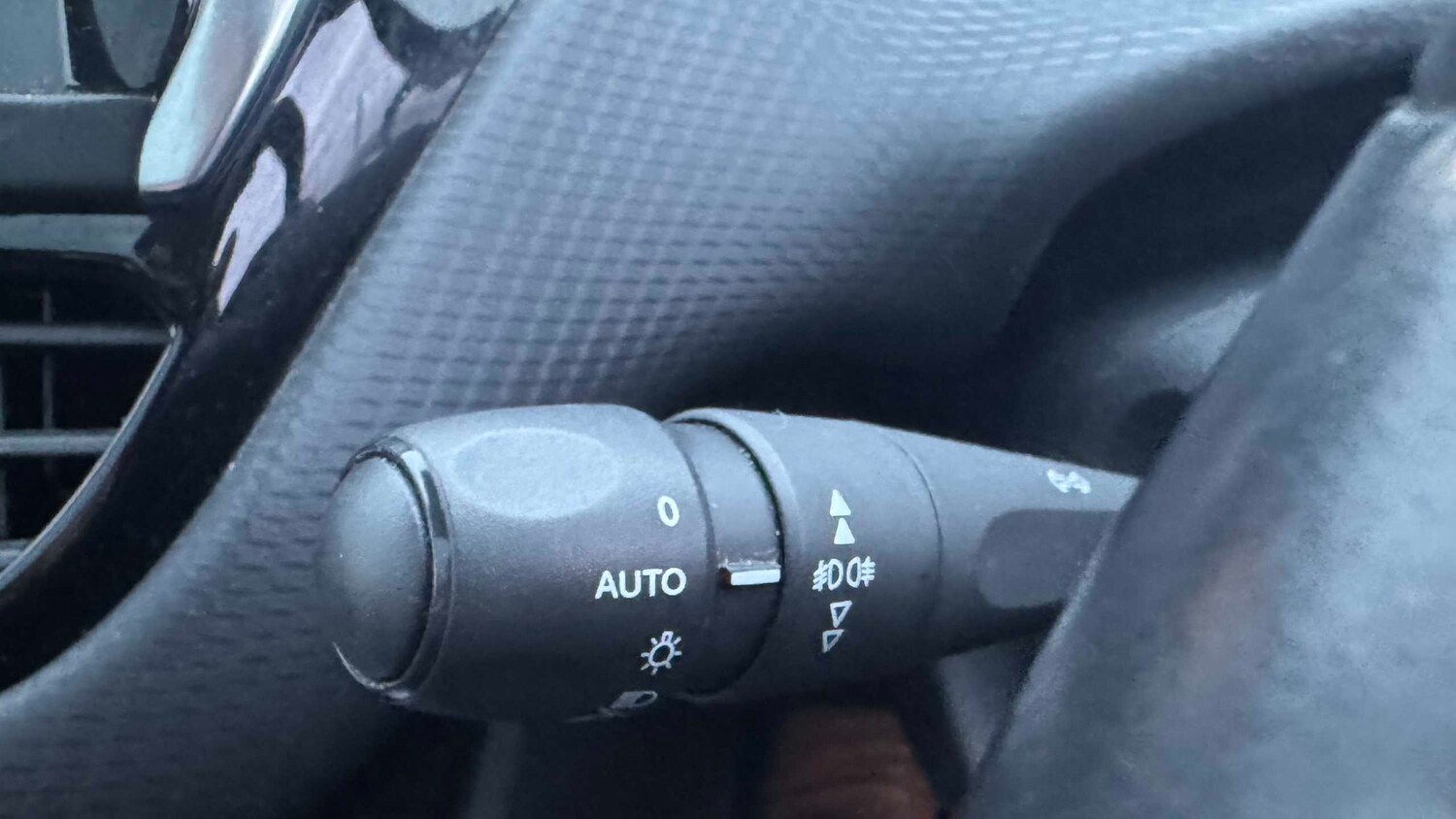 Used Peugeot 208 for sale - 77862044: Photo 15