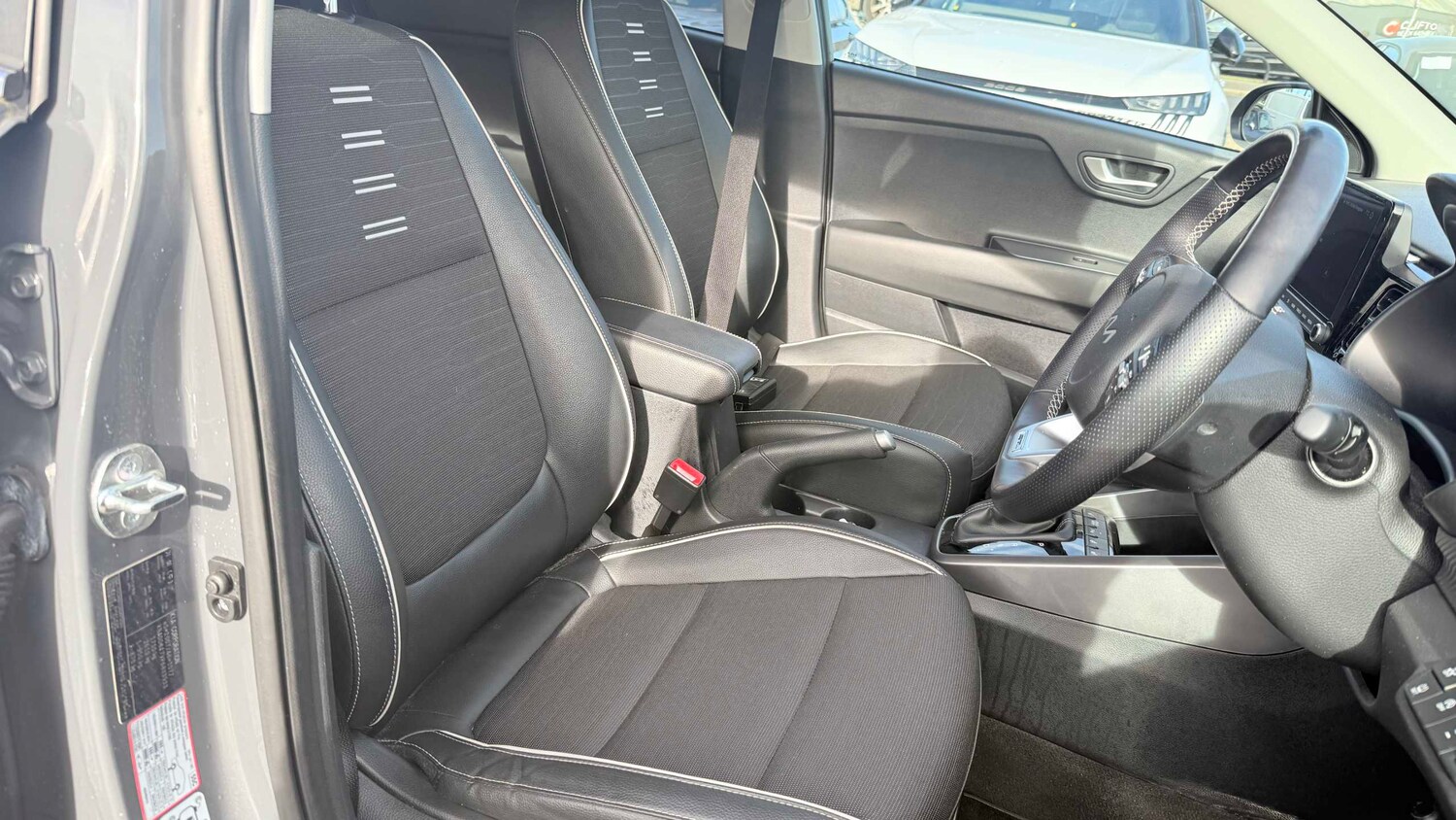 Used Kia Stonic for sale - 77859037: Photo 10