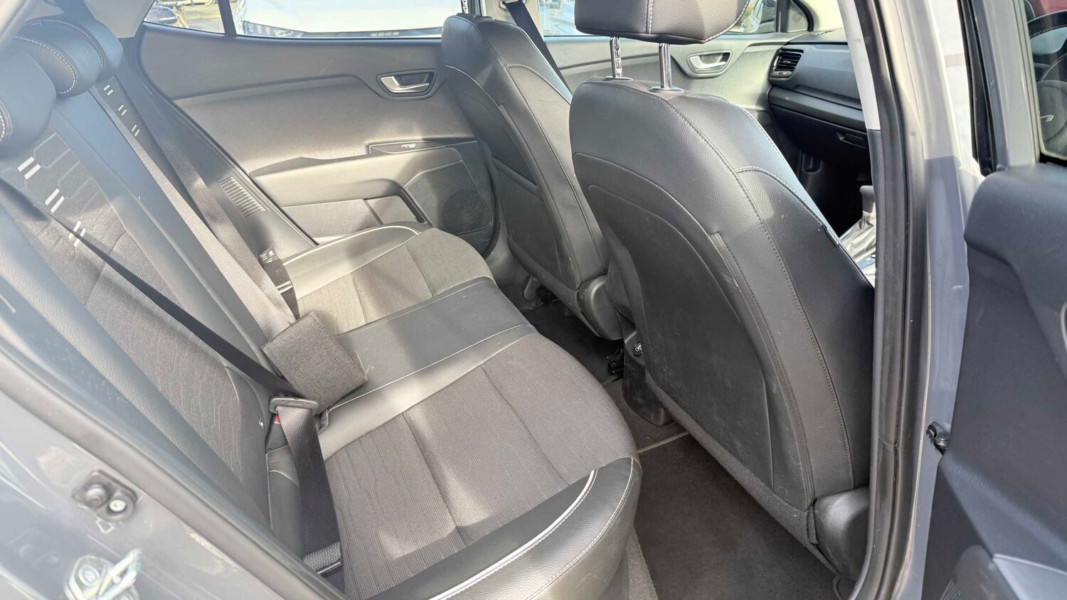 Used Kia Stonic for sale - 77859037: Photo 11